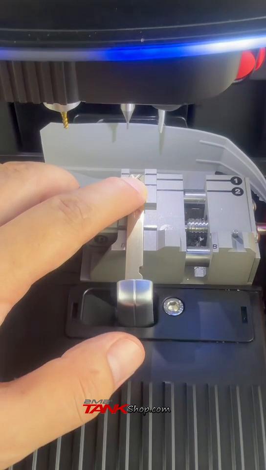 How to Duplicate a Laser Key with 2M2 Tank CNC 09